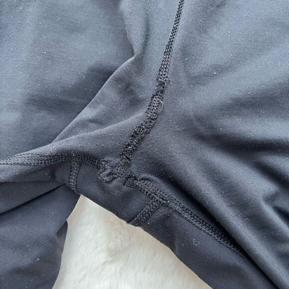 Lululemon Crop Leggings Tights Black Workout Athletic Activewear women’s size 6 - Picture 7 of 11